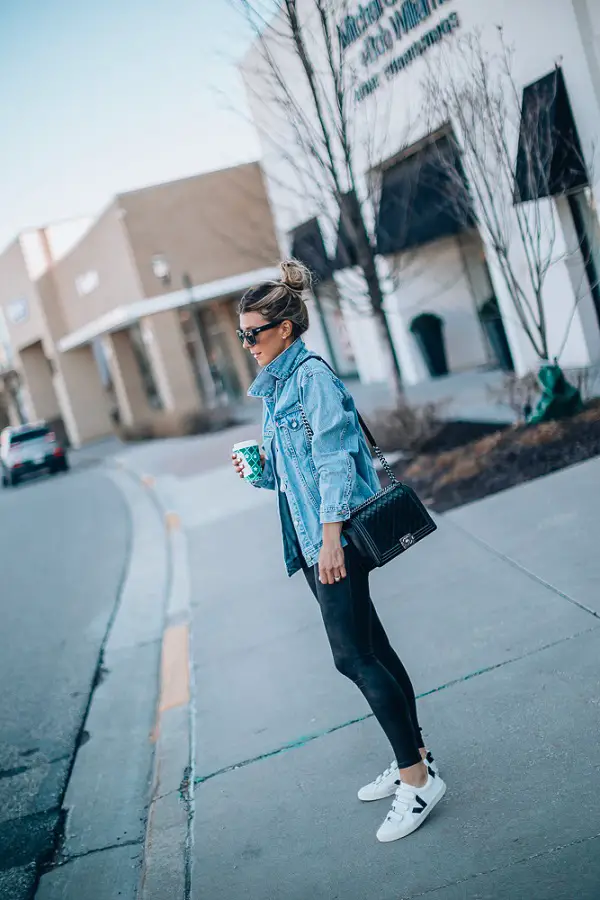 30+ Ways to Effortlessly Rock A Denim Jacket #DenimJacket #DenimJacketOutfits #DenimJacketSpring #DenimJacketWinter
