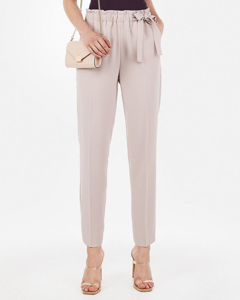 15 High Waisted Tie Pants That Are Flattering For Every Body Type #HightWaistedJeans #HighWaistedTiePants #PaperBagPants #PaperBagPantsOutfit #HighWaistedPantsOutfit