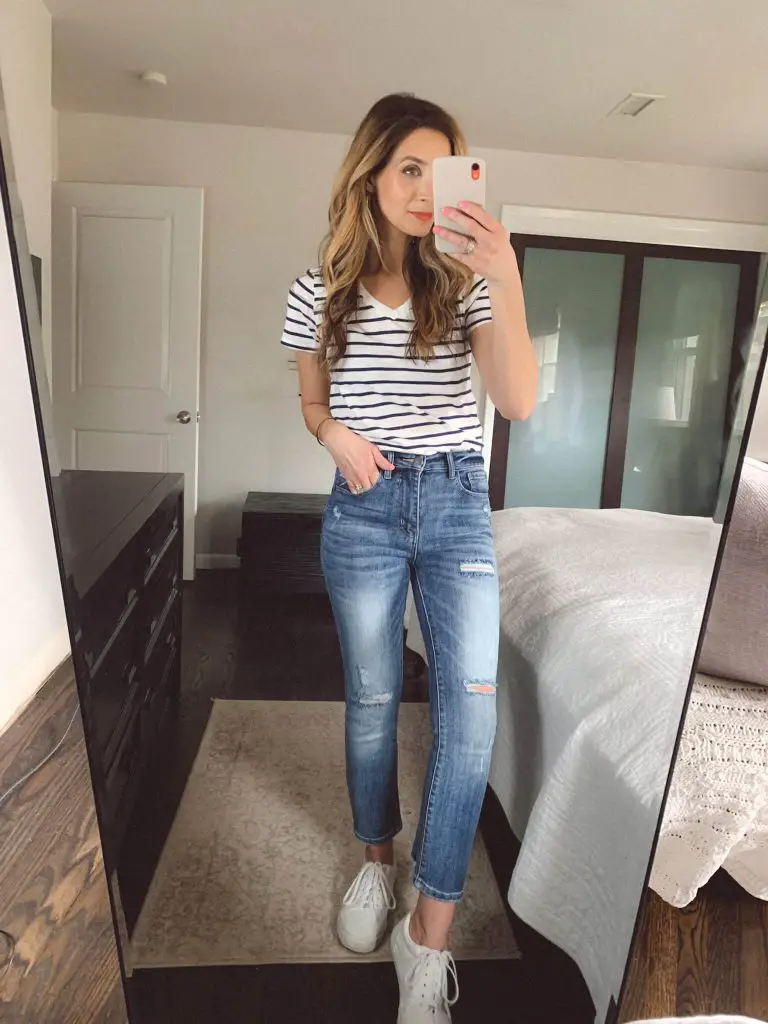 social-threads-risen-jeans